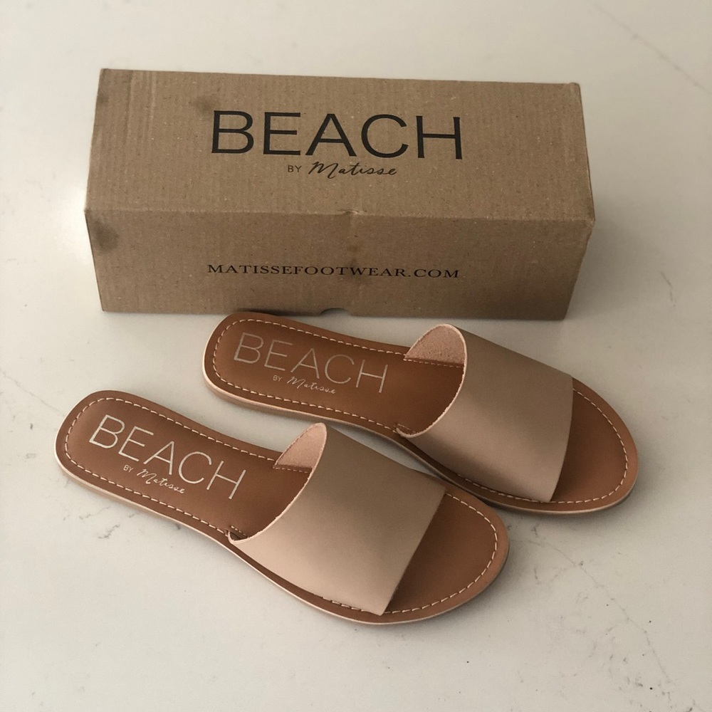 NEW. Tan flat sandals. Matisse. Womens size 9.